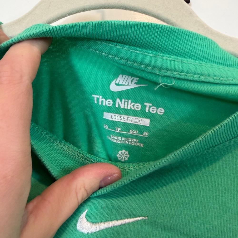 Nike Kelly Green Loose Fit Tee - Picture 3 of 4